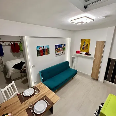 Ludo's Flat Center